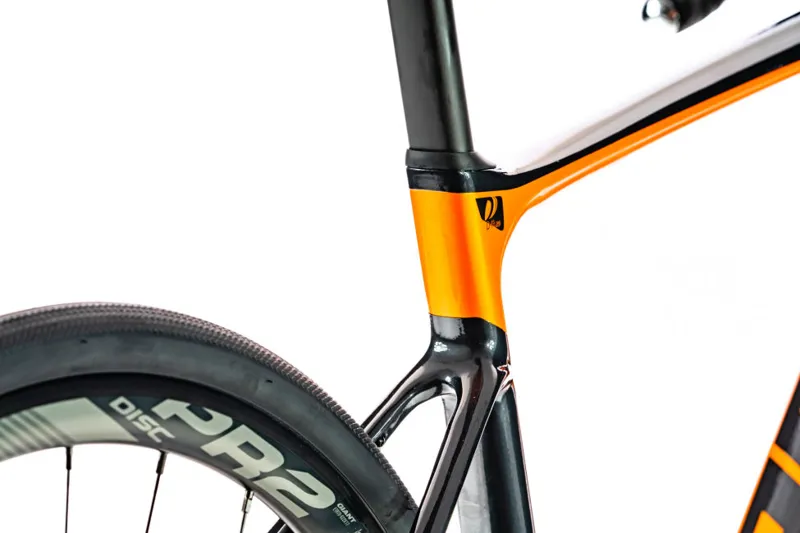 2020 Giant Defy Advanced 2 Carbon Road 