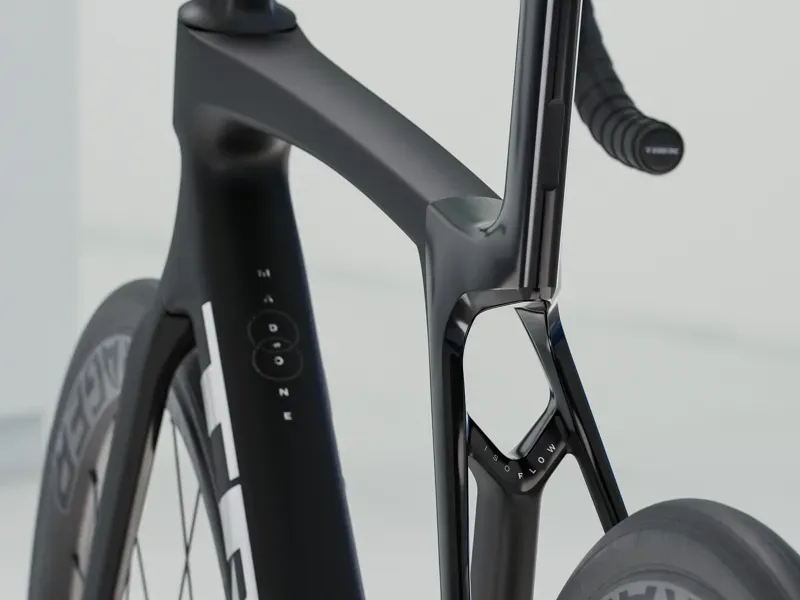 2025 Trek Madone SL 6 AXS Gen 8 Road Bike In Matte Dark Web-3