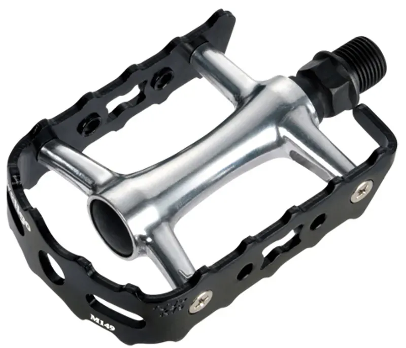 Wellgo 2DU Bearing M149 9/16 Alloy Pedal in Silver