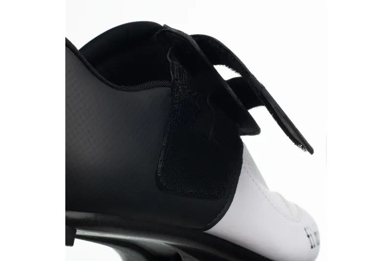 Fizik R4 Transiro Tri Shoes in Black/White-6