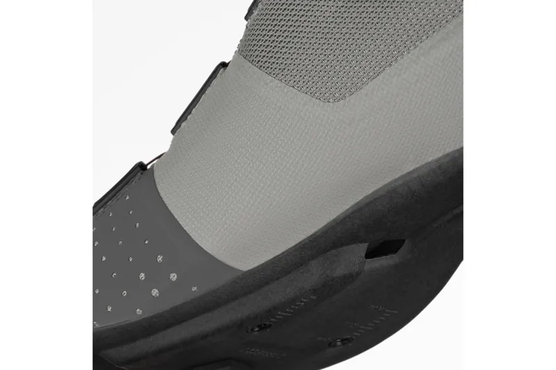 Fizik R4 Tempo Overcurve Wide Road Shoes in Black-3