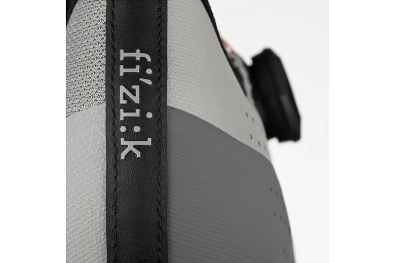 Fizik R4 Tempo Overcurve Wide Road Shoes in Black-4
