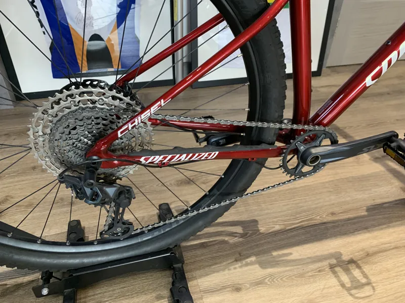 Trade-In Specialized Chisel Mountain Bike Medium in Red-5