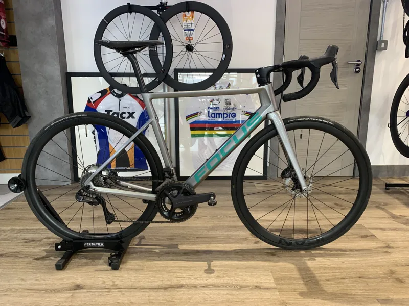 New-To-You Focus Izalco Max Ultegra Di2 12s Carbon Road Bike 56cm in Silver/Teal