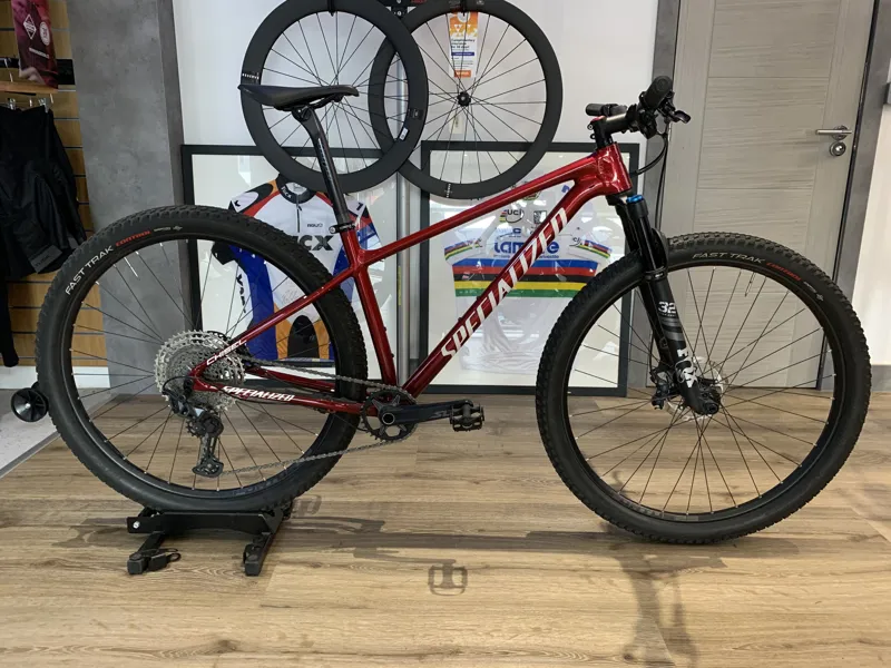 Trade-In Specialized Chisel Mountain Bike Medium in Red