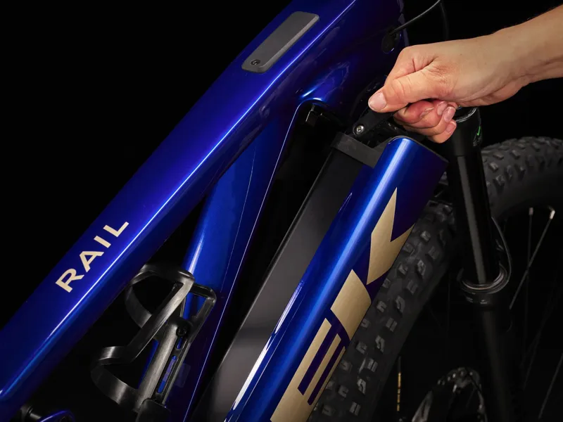 Trek Rail 9.5 Gen 4 E-Mountain Bike in Hex Blue-4