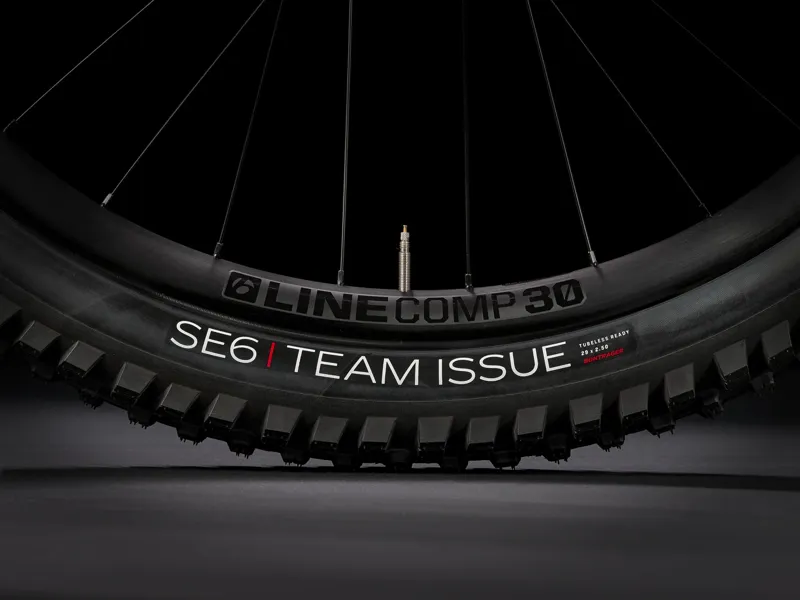 Trek Rail 9 Gen 3 GX AXS 625Wh E-Mountain Bike in Black-10