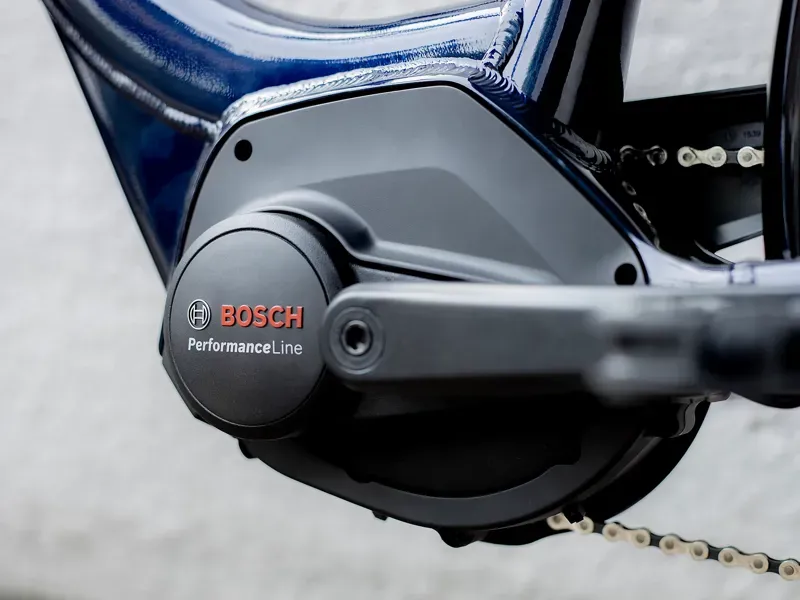 Trek Verve+ 2 Lowstep 300wh Electric Hybrid Bike in Deep Dark Blue-9