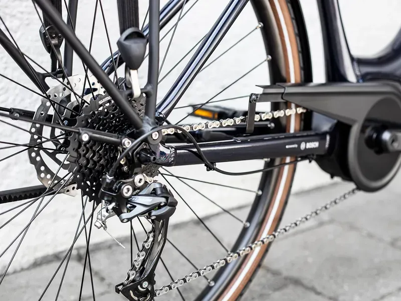 Trek Verve+ 2 Lowstep 300wh Electric Hybrid Bike in Deep Dark Blue-3